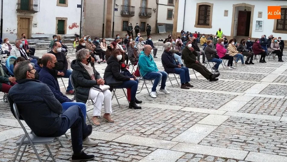 Foto 7 - La B&uacute;squeda recupera la magia de las verbenas en su actuaci&oacute;n en Lumbrales