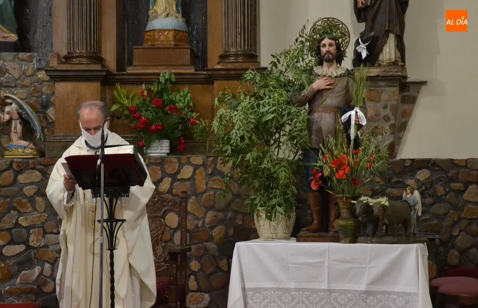 Foto 7 - La Parroquia de Santa Marina festeja a San Isidro en su misa dominical  