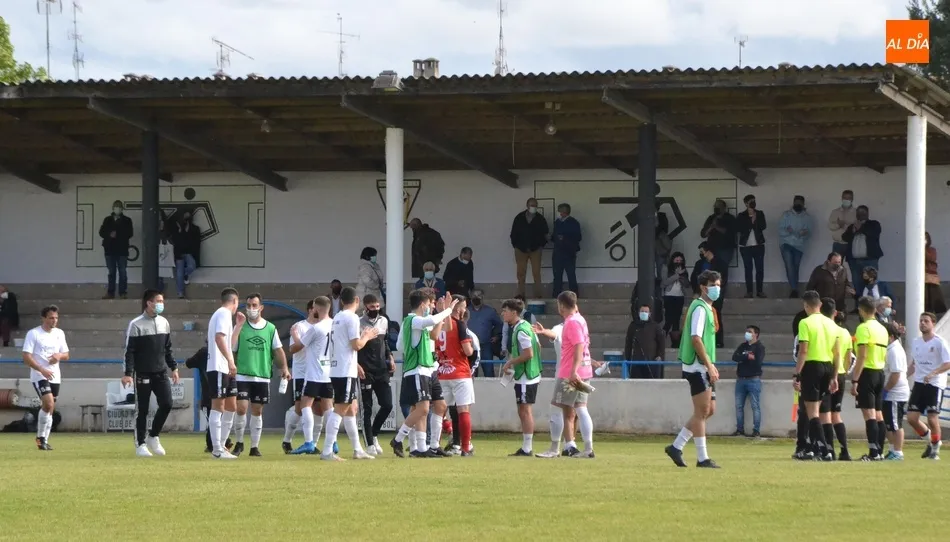 Foto 3 - Solvente victoria del Ciudad Rodrigo ante el B&eacute;jar para seguir al acecho del Ribert  