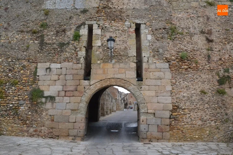 Foto 3 - El Ministerio de Cultura y Deporte licita las obras de restauraci&oacute;n de la Puerta de La Colada  