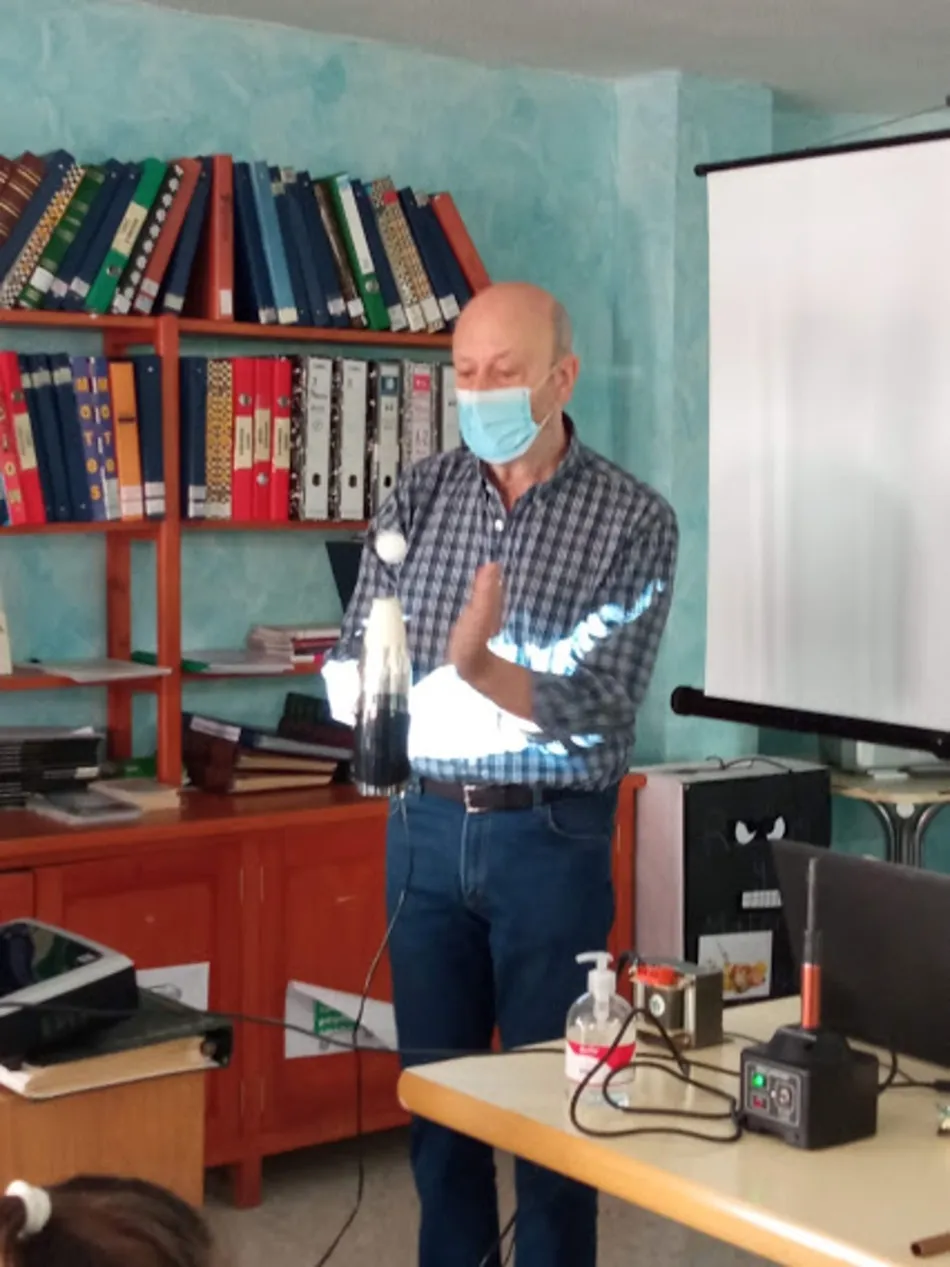 Foto 5 - Divertido y did&aacute;ctico taller de ciencia para ni&ntilde;os en Terradillos