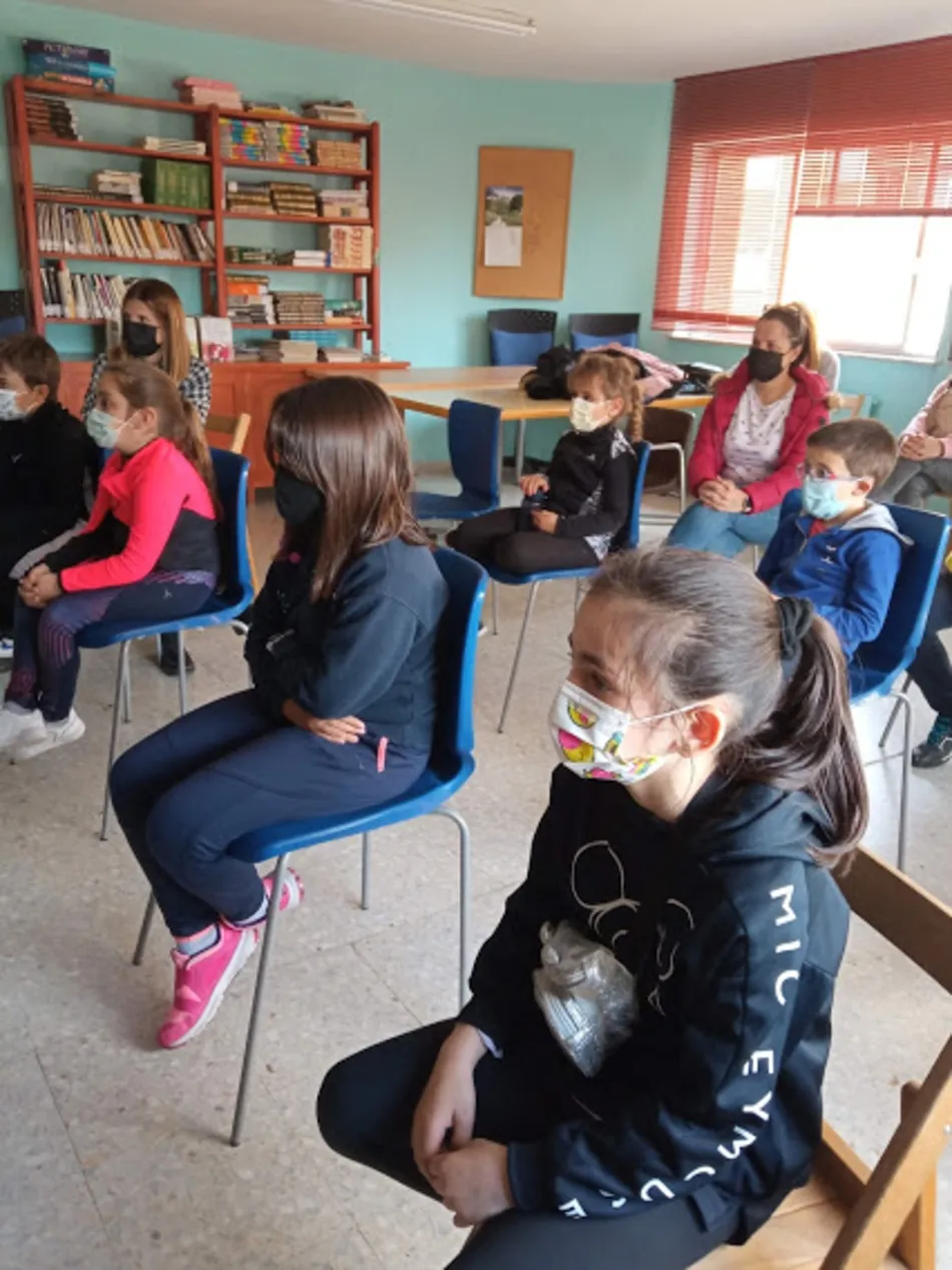 Foto 3 - Divertido y did&aacute;ctico taller de ciencia para ni&ntilde;os en Terradillos