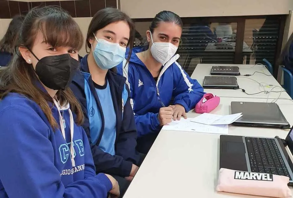 Alumnos del Colegio San Juan Bosco participan en la Olimpiada Científica Juvenil 