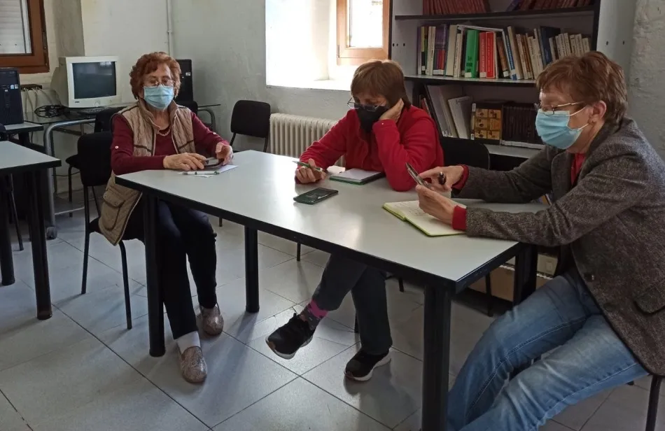 Foto 5 - La Fundaci&oacute;n empieza tambi&eacute;n a impartir clases de nuevas tecnolog&iacute;as en Pe&ntilde;aparda  