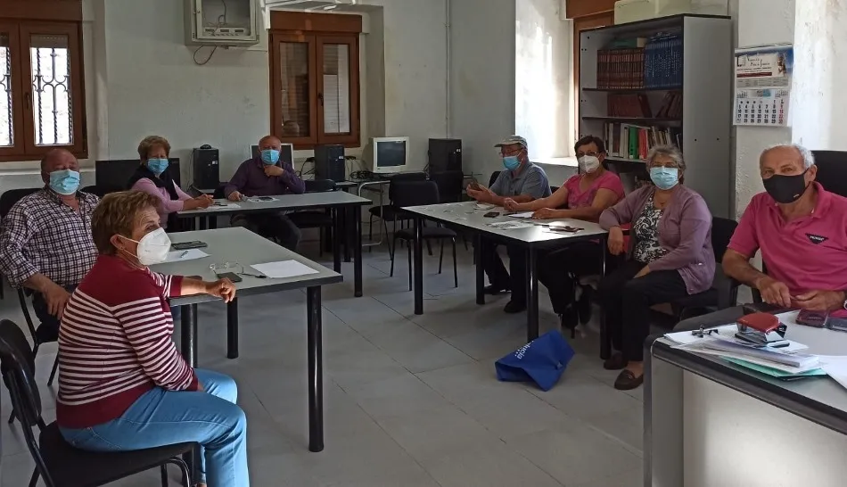 La Fundación empieza también a impartir clases de nuevas tecnologías en Peñaparda  