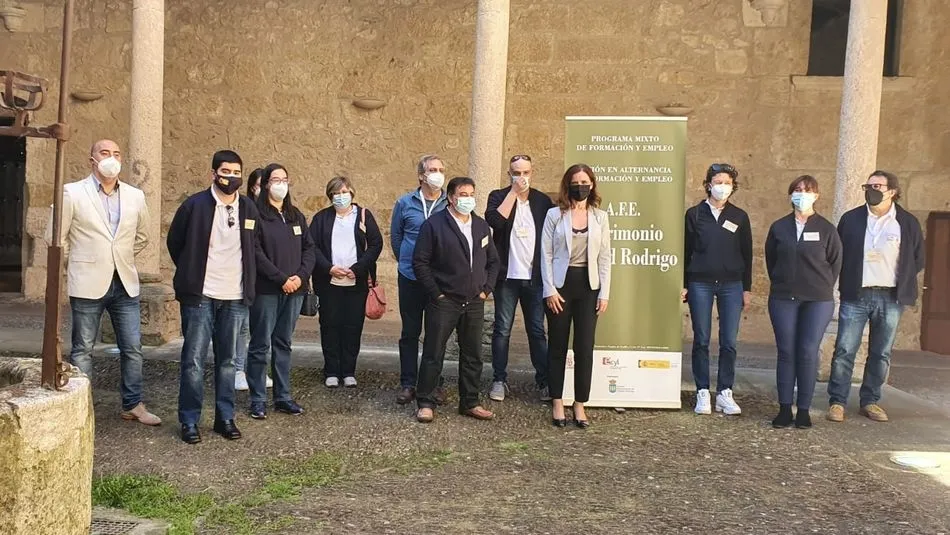 La consejera de Empleo e Industria, Ana Carlota Amigo, durante la visita al programa mixto Patrimonio Ciudad Rodrigo