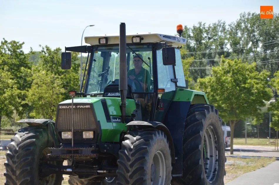 Foto 7 - Una tractorada recorre las calles de Salamanca para pedir un &ldquo;reparto justo de las ayudas...