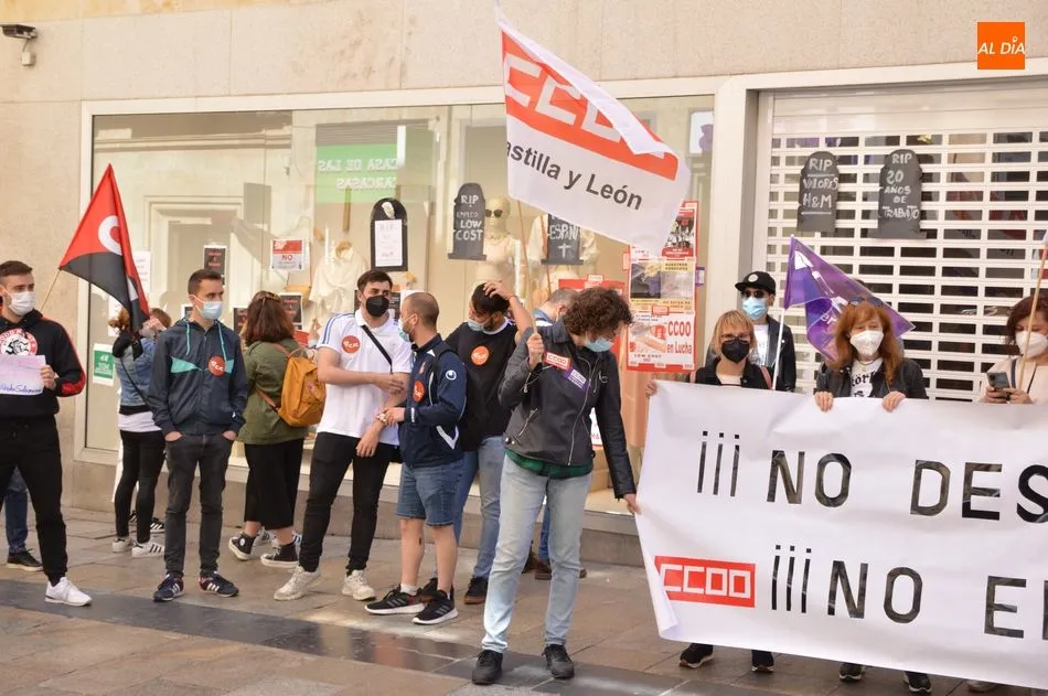 Foto 8 - Siguen las protestas de las trabajadoras de H&M por el despido colectivo en Salamanca
