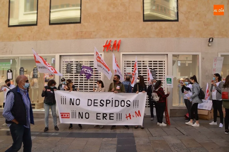 Foto 4 - Siguen las protestas de las trabajadoras de H&M por el despido colectivo en Salamanca