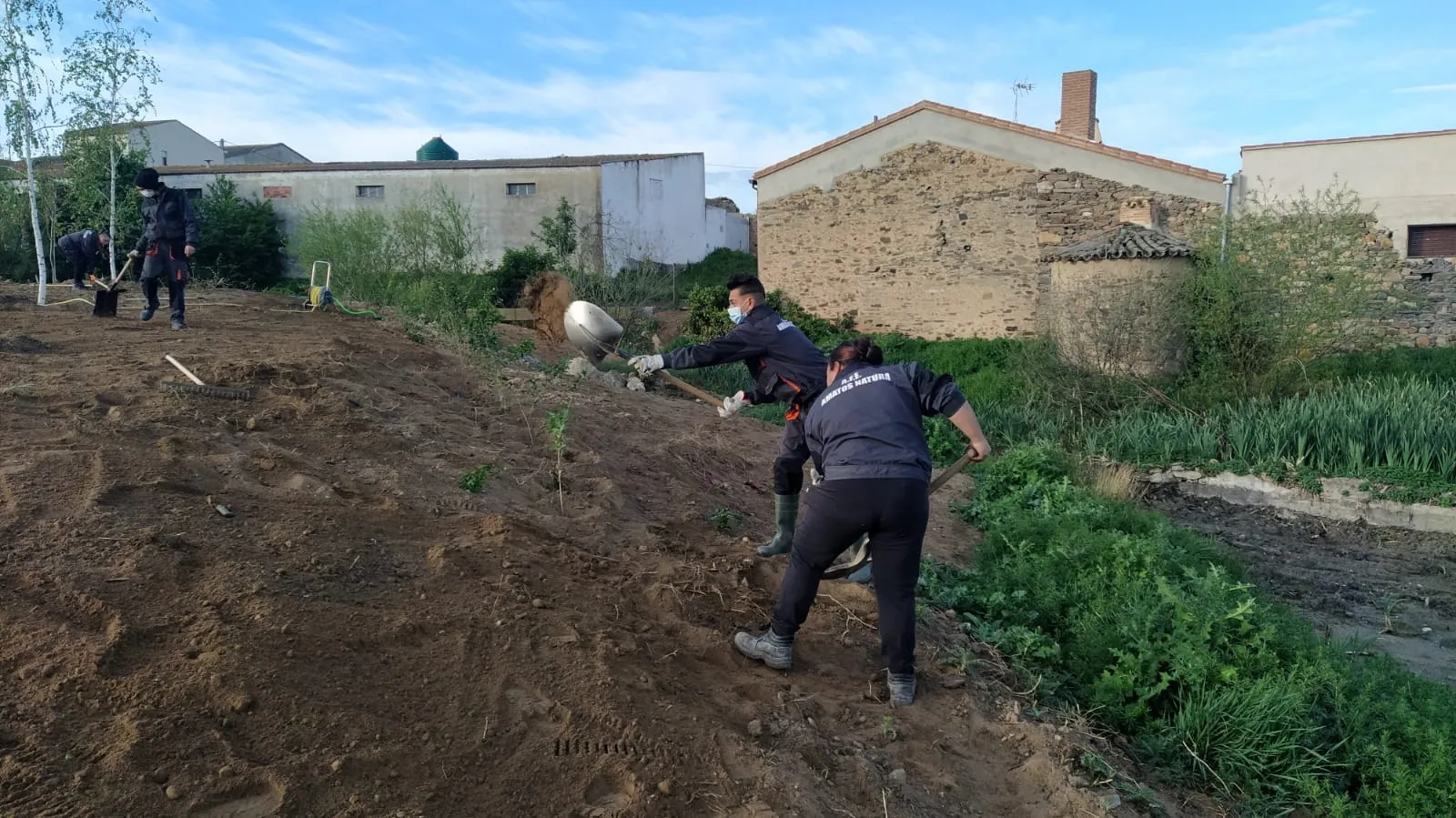 Foto 3 - Acondicionamiento de sendas peatonales e instalaci&oacute;n de mobiliario en el &aacute;rea recreativa, nuevos...