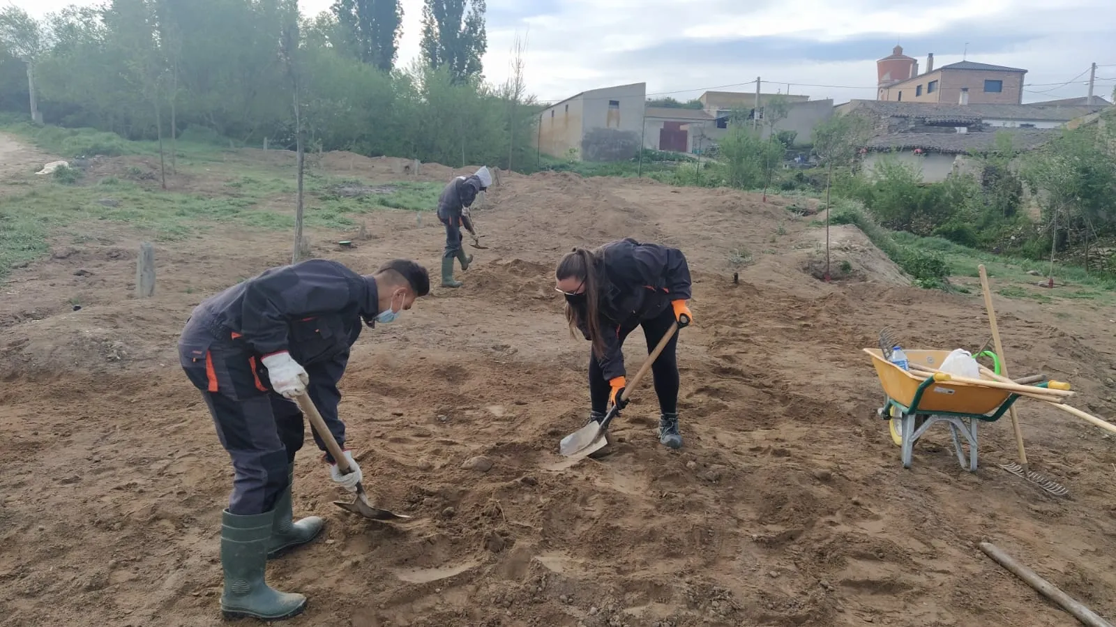 Foto 2 - Acondicionamiento de sendas peatonales e instalaci&oacute;n de mobiliario en el &aacute;rea recreativa, nuevos...