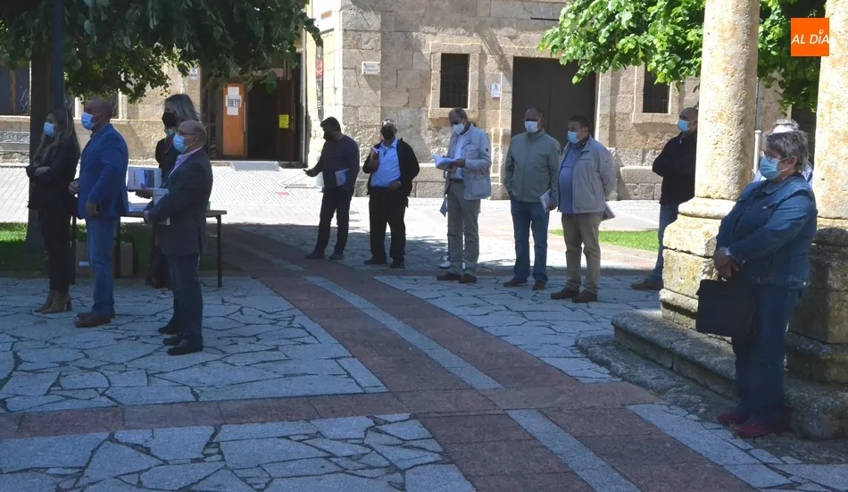 Foto 7 - Presentado el libro en defensa de la Di&oacute;cesis con duras cr&iacute;ticas al Administrador Apost&oacute;lico  
