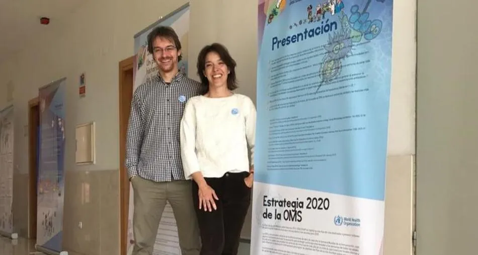 Los autores del libro, los farmacéuticos Raquel Carnero y Luis Marcos