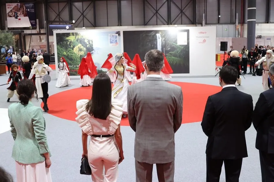 Foto 8 - La Reina Letizia sorprende con su espectacular look en la inauguraci&oacute;n de Fitur
