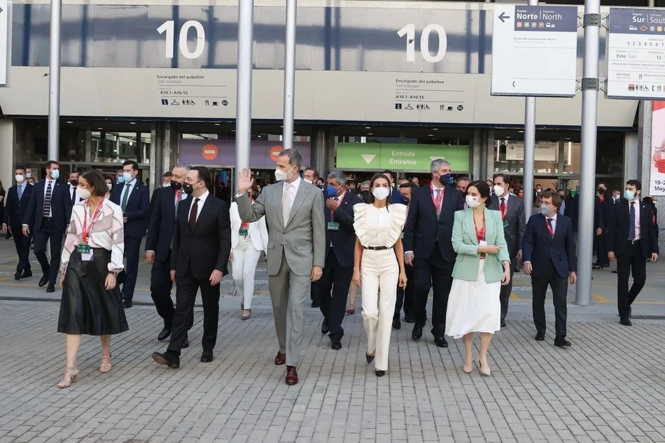 Foto 4 - La Reina Letizia sorprende con su espectacular look en la inauguraci&oacute;n de Fitur