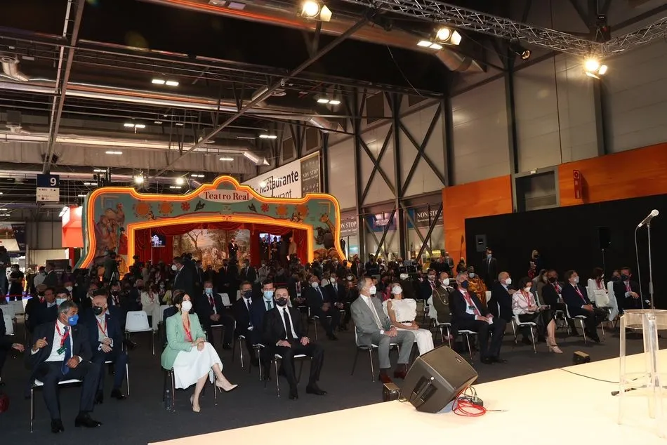 Foto 2 - La Reina Letizia sorprende con su espectacular look en la inauguraci&oacute;n de Fitur