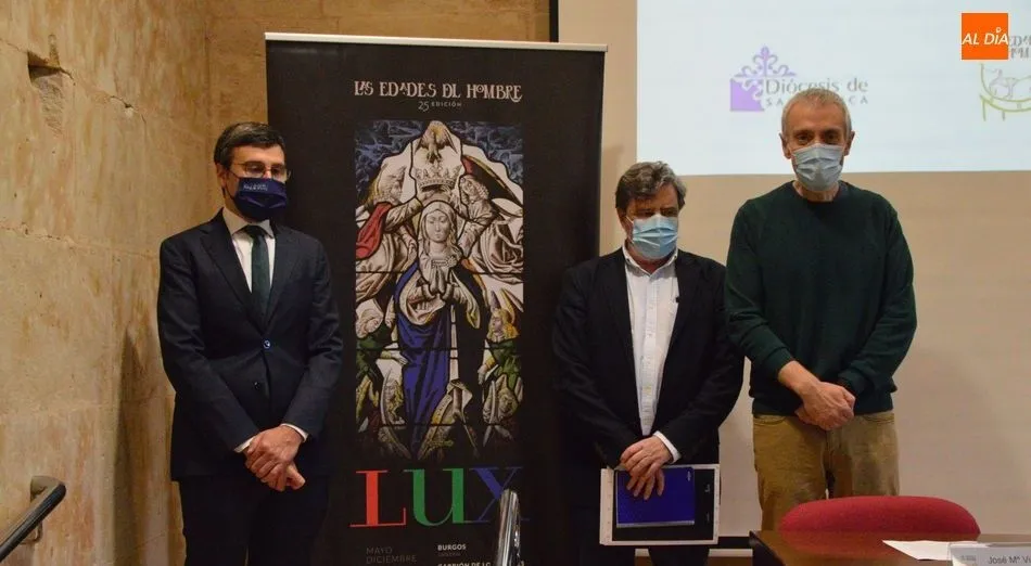 El director del Servicio Diocesano de patrimonio Artístico y Cultura, Tomás Gil, el miembro del departamento de Arte de la Fundación Las Edades del Hombre, José María Vicente, y el jefe del Servicio Territorial de Cultura de la Junta de Castilla y León en