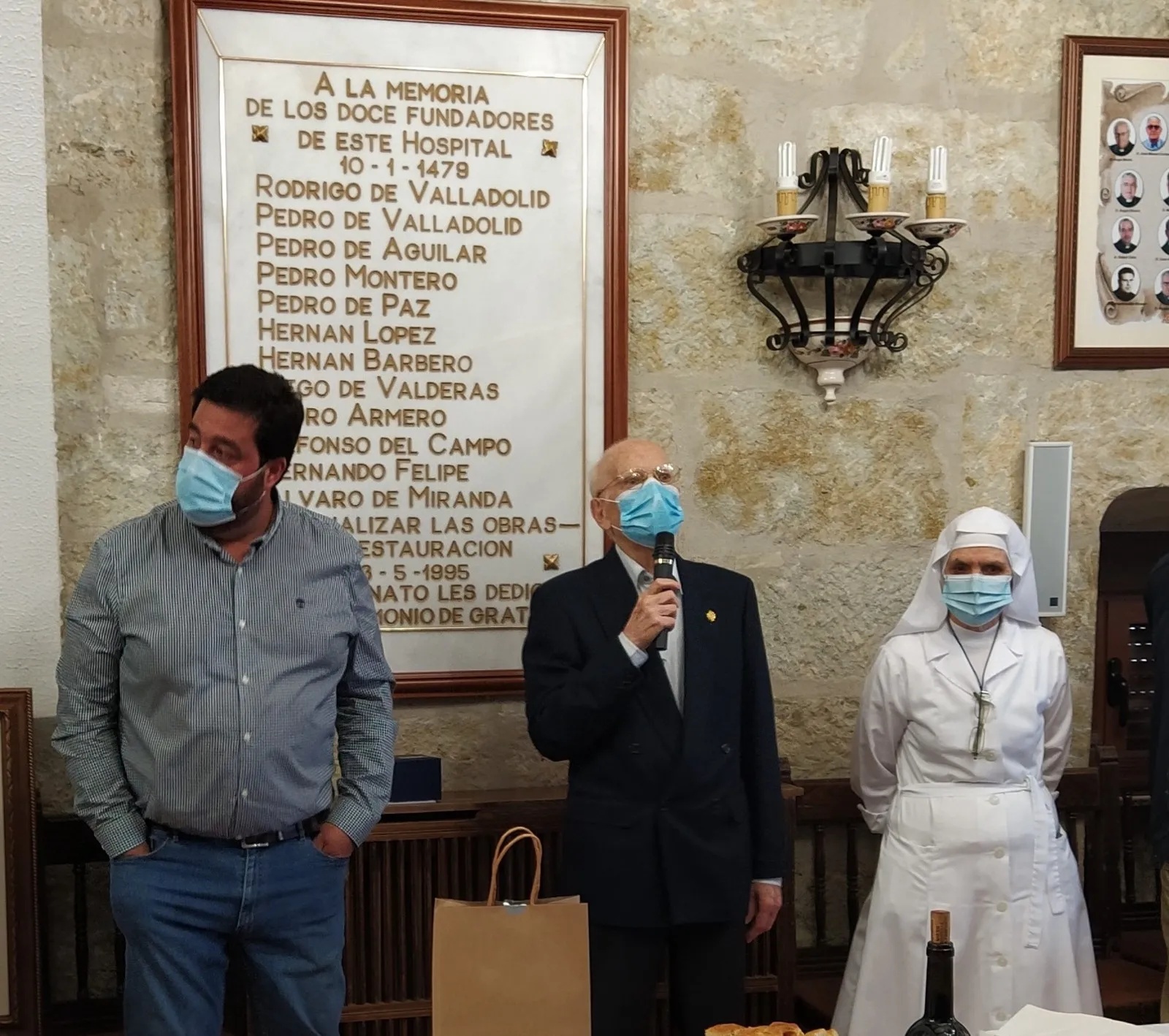 Foto 2 - Adri&aacute;n Dorado releva a Andr&eacute;s Bajo como alcalde-presidente del Hospital de la Pasi&oacute;n  