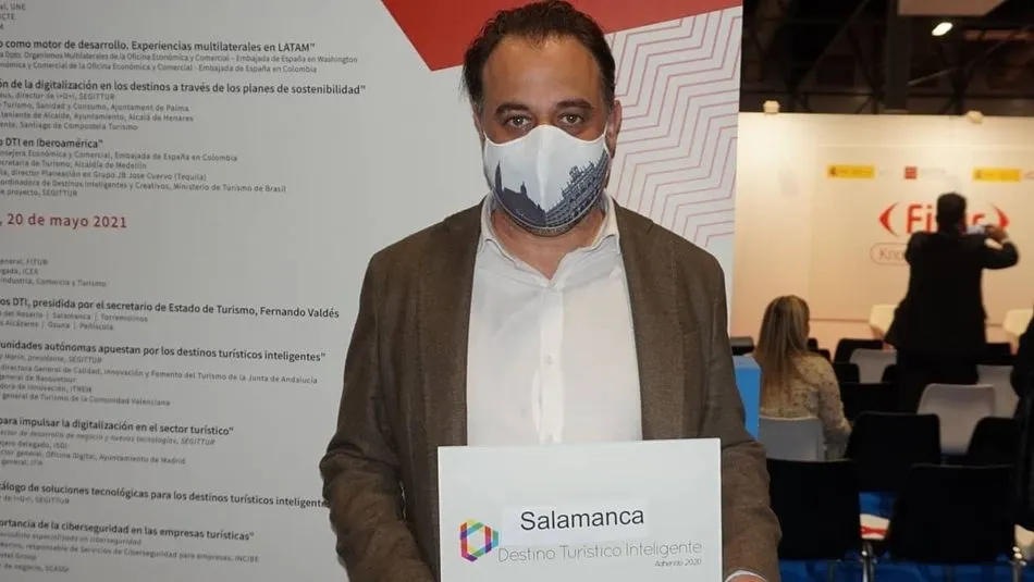 Foto 2 - Salamanca recibe en Fitur el distintivo de &lsquo;Destino Tur&iacute;stico Inteligente&rsquo;