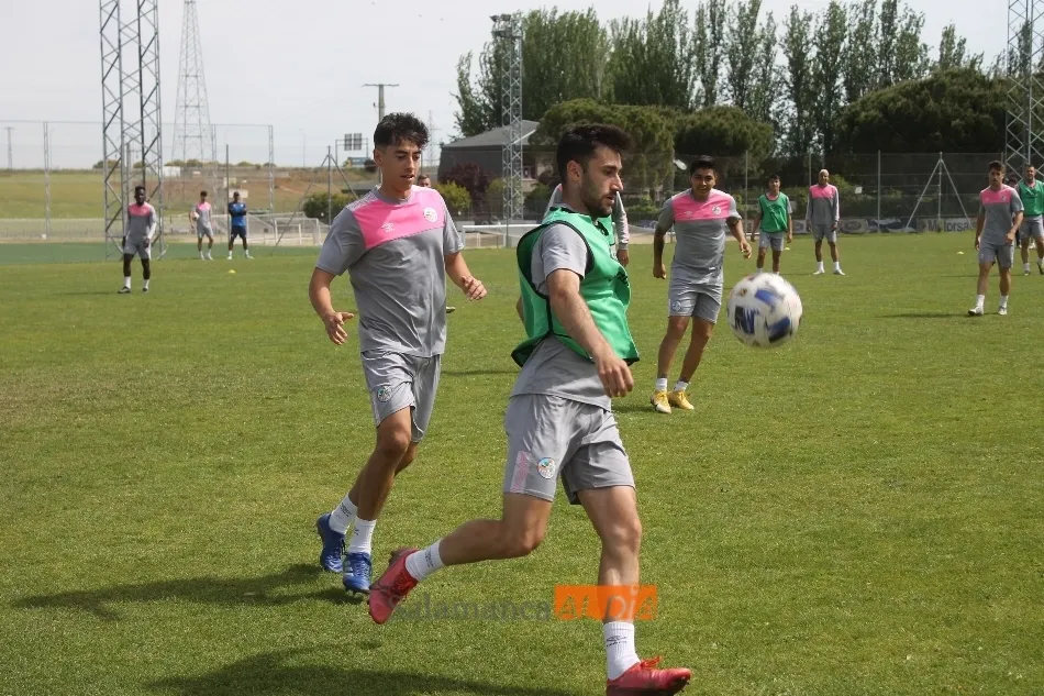 Foto 11 - El Salamanca UDS &lsquo;despide&rsquo; los entrenamientos con un gran ambiente antes de certificar la...