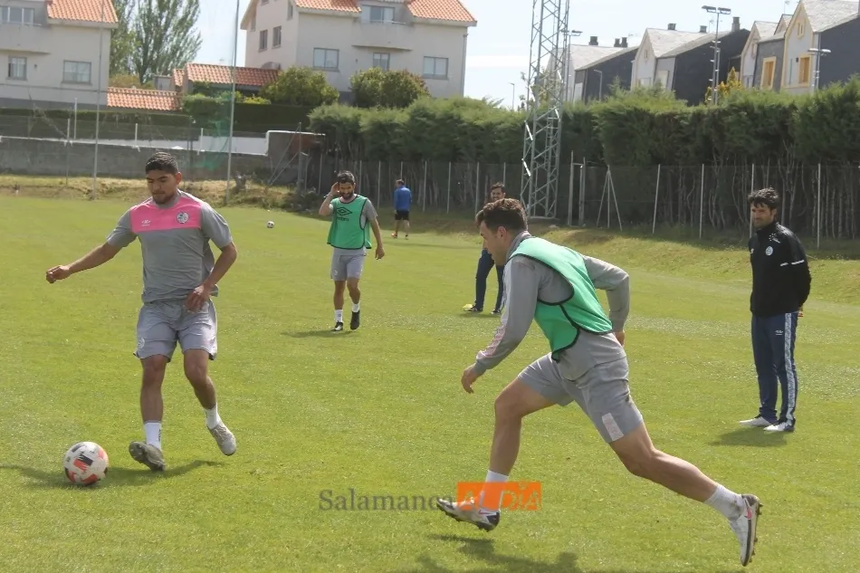 Foto 7 - El Salamanca UDS &lsquo;despide&rsquo; los entrenamientos con un gran ambiente antes de certificar la...