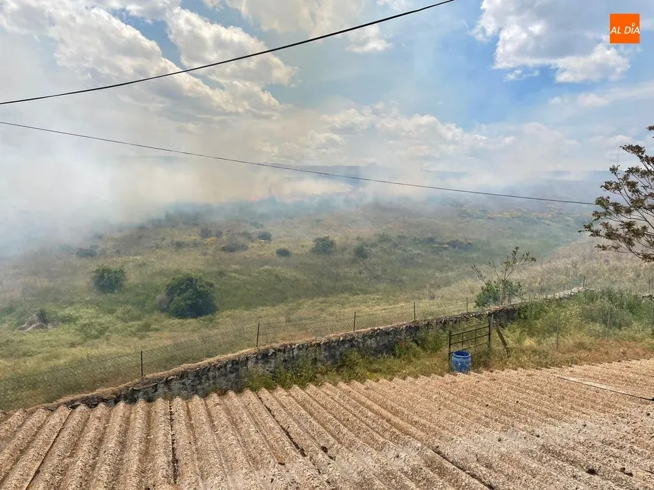 Foto 3 - Dos dotaciones de Bomberos sofocan un incendio en Alba de Tormes