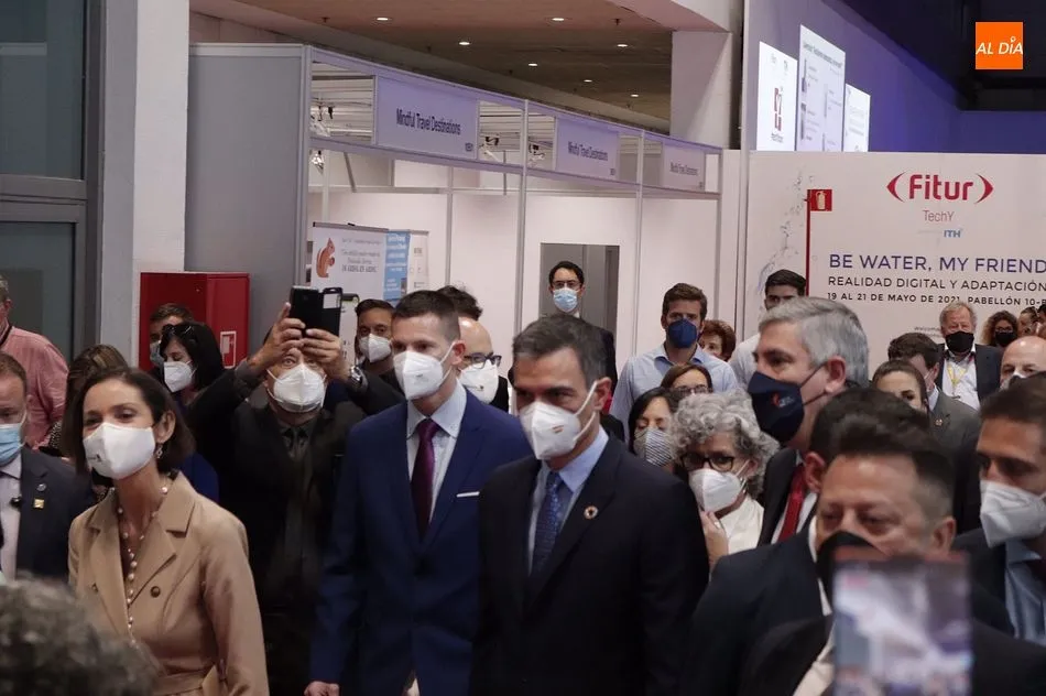 El presidente, Pedro Sánchez, a su paso por Fitur - Fotos: Guillermo García