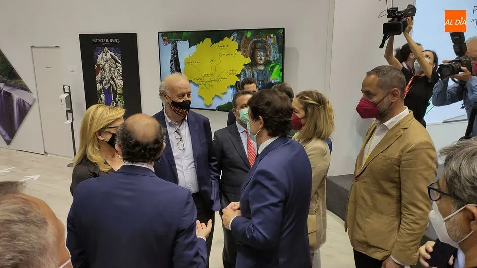 Foto 4 - De Pedro S&aacute;nchez a Isabel Ayuso pasando por Vicente del Bosque, numerosas caras conocidas en Fitur