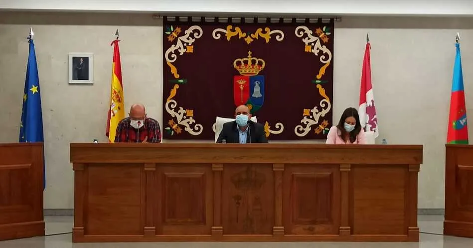 Pleno de Villares de la Reina