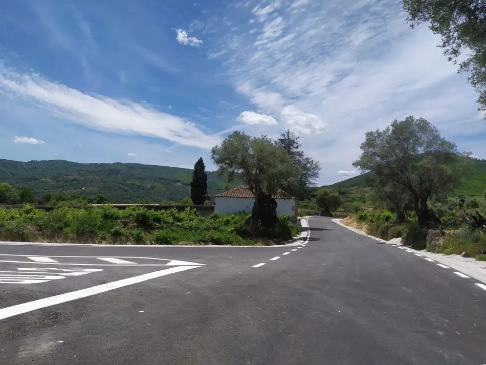 La carretera entre Los Santos y San Esteban de la Sierra reabre al tráfico