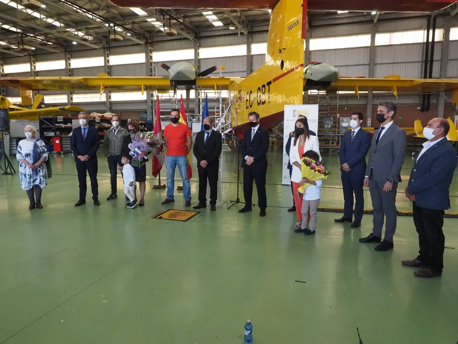 Foto 9 - Emotivo homenaje a Maximiliano Plaza Bret&oacute;n,&nbsp;piloto fallecido en la extinci&oacute;n del incendio de...