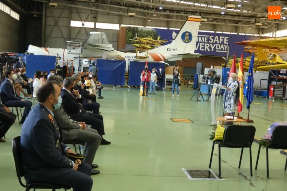 Foto 9 - El piloto de Babilafuente es homenajeado por su hero&iacute;smo y solidaridad  