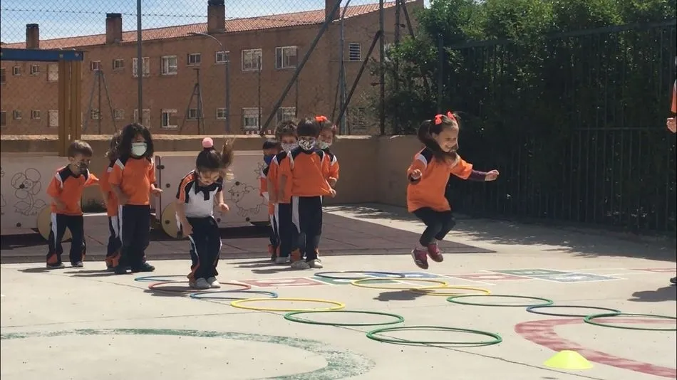 Foto 6 - El Colegio Antonio Machado celebra una intensa semana de las fiestas del centro