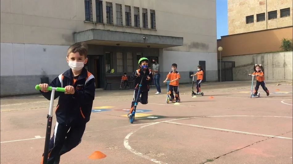 Foto 4 - El Colegio Antonio Machado celebra una intensa semana de las fiestas del centro