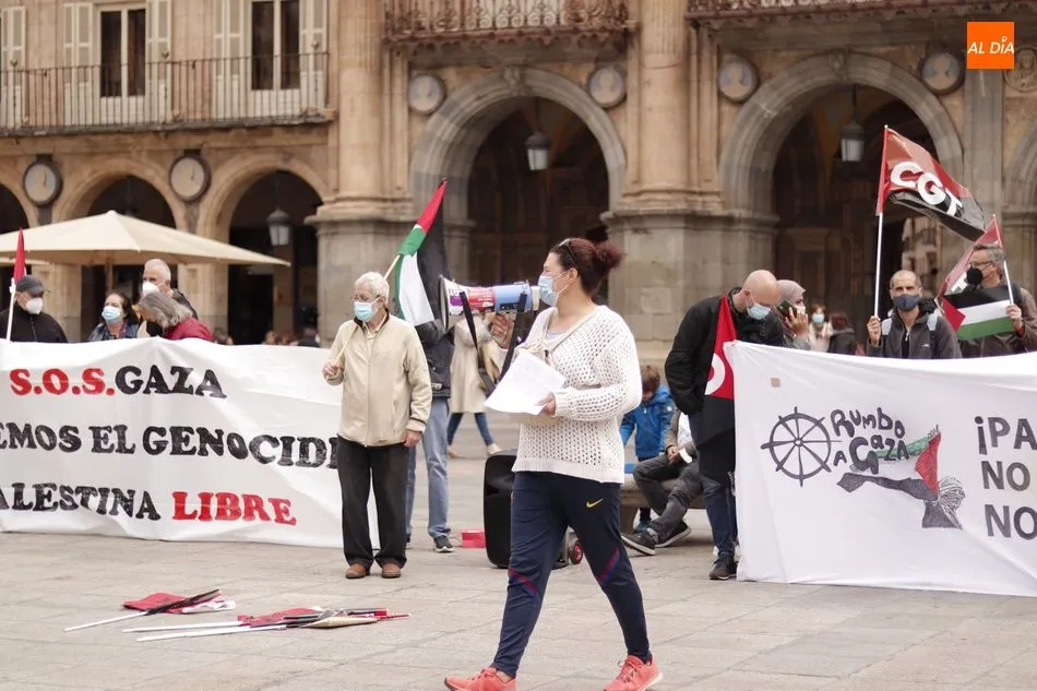 Foto 9 - Casi un centenar de personas se manifiestan a favor del pueblo palestino en Salamanca