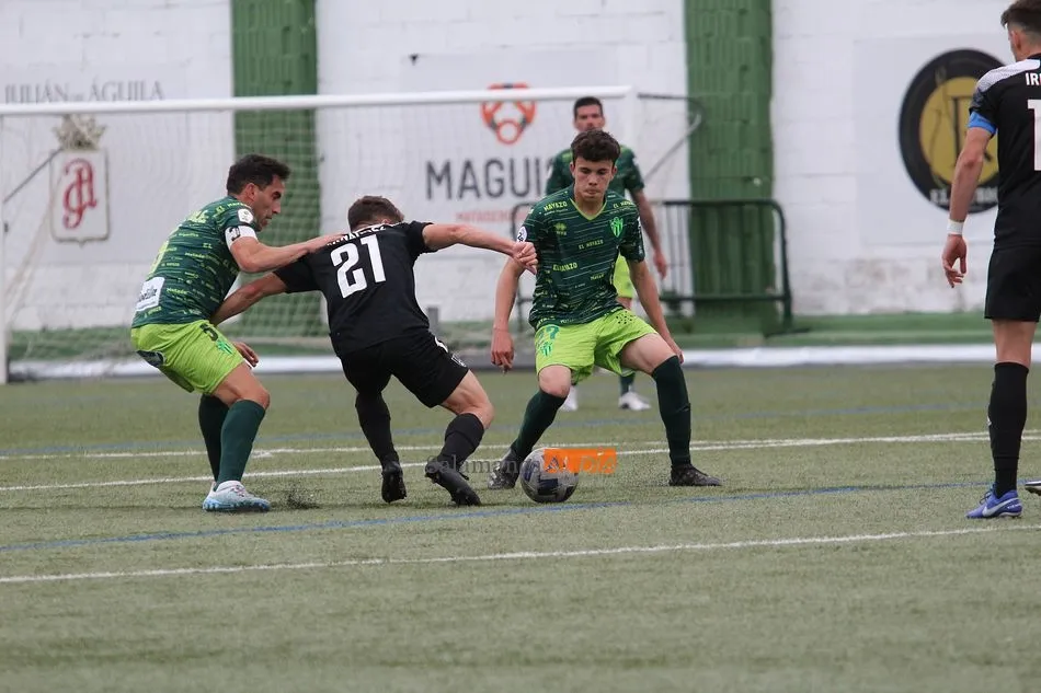 Foto 9 - El CD Guijuelo se despide de la temporada con derrota ante el Lealtad (1-3)