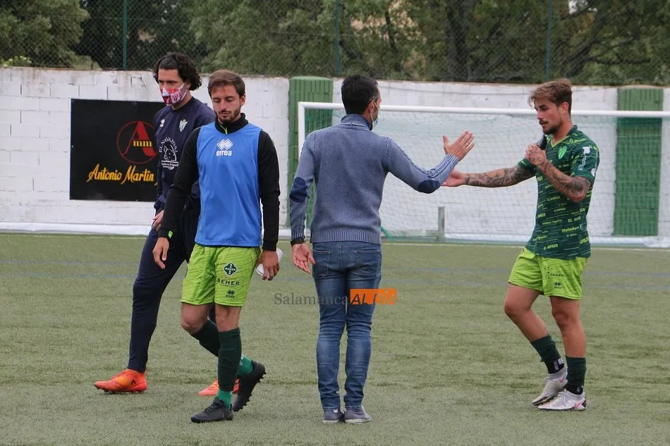 Foto 8 - El CD Guijuelo se despide de la temporada con derrota ante el Lealtad (1-3)