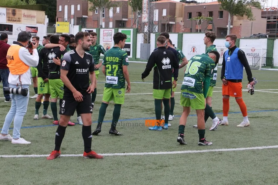 Foto 5 - El CD Guijuelo se despide de la temporada con derrota ante el Lealtad (1-3)