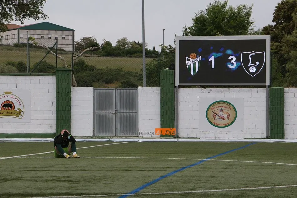 Foto 2 - El CD Guijuelo se despide de la temporada con derrota ante el Lealtad (1-3)