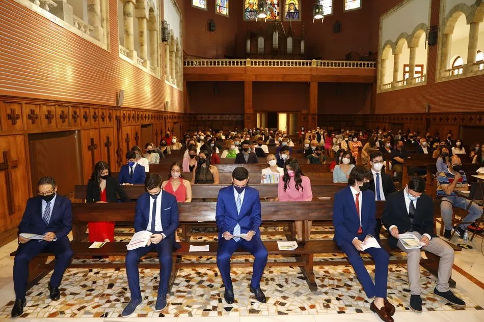 Los alumnos de Segundo de Bachillerato del Colegio San Juan Bosco celebran su graduación