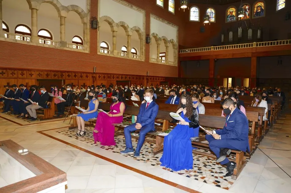 Foto 2 - Los alumnos de Segundo de Bachillerato del Colegio San Juan Bosco celebran su graduaci&oacute;n