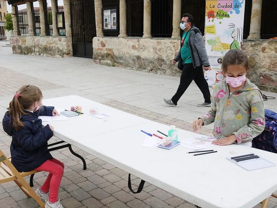 Foto 4 - El cartel de las fiestas de Carbajosa volver&aacute; a ser creaci&oacute;n de los ni&ntilde;os de la localidad