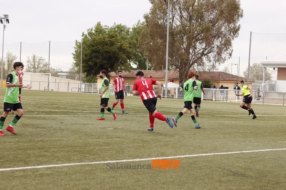 Una disputa en un partido del fin de semana / Guillermo García