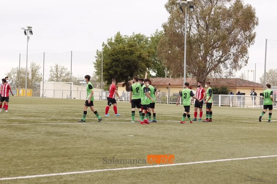 Foto 7 - Sexta jornada en la Provincial de Aficionados con una intensa pelea por el liderato