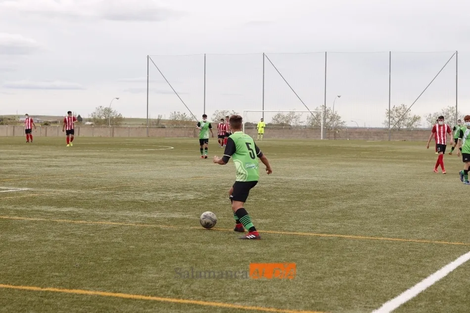 Foto 2 - Sexta jornada en la Provincial de Aficionados con una intensa pelea por el liderato