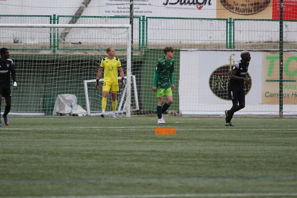 Adrián Hernández Pica durante el encuentro ante el Lealtad / Kiko Robles