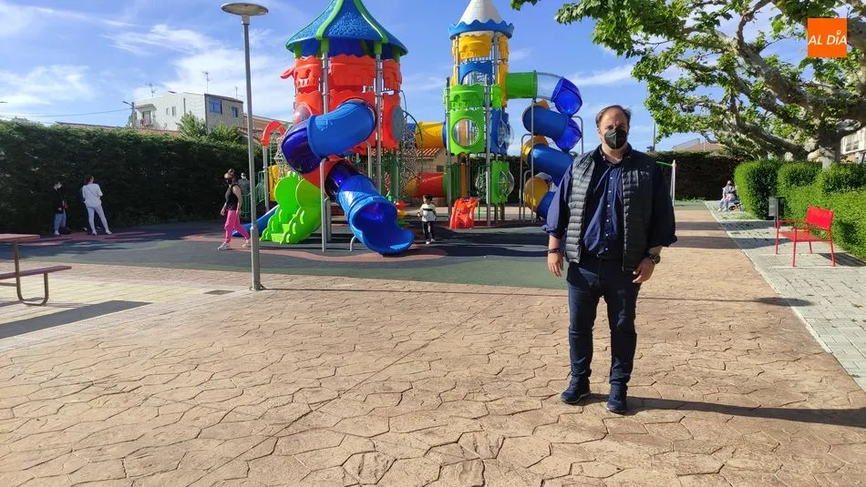 Foto 2 - Guijuelo sigue mejorando las zonas infantiles y ofrece nuevas zonas deportivas