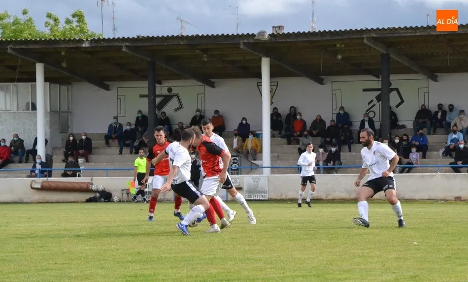 La cubierta de la grada principal del Francisco Mateos también será sustituida este verano  