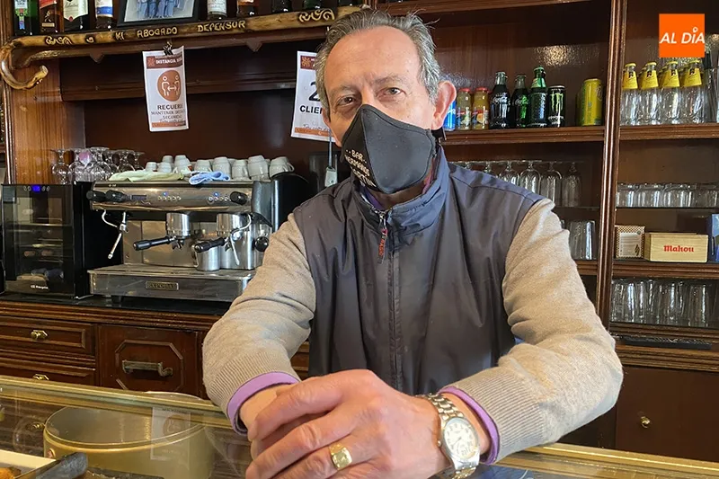 Fernando Martín, gerente del histórico Bar Hermanos Martín en Peñaranda