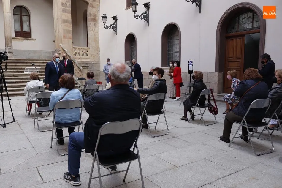 Foto 4 - La Diputaci&oacute;n rinde homenaje a sus trabajadores jubilados en 2020